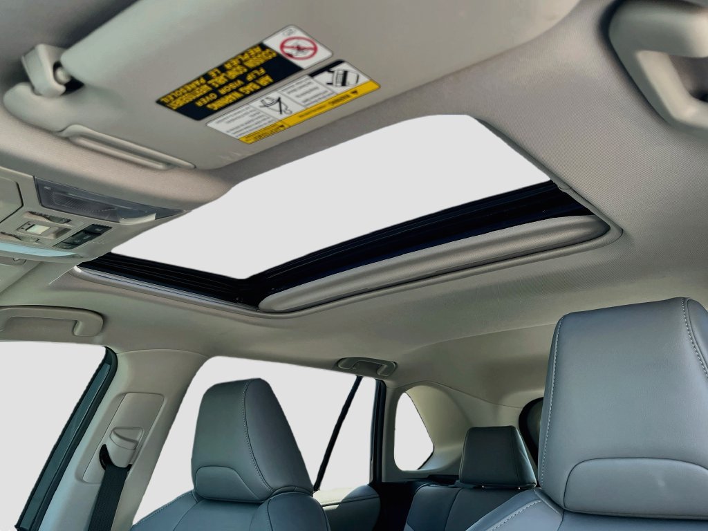 Used 2021 Toyota RAV4 Limited FWD image 28