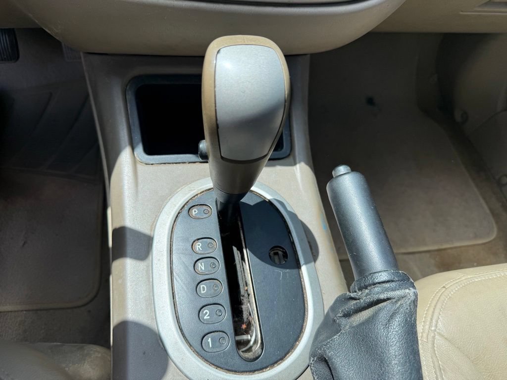 Used 2005 Ford Escape Limited AWD/4WD image 14