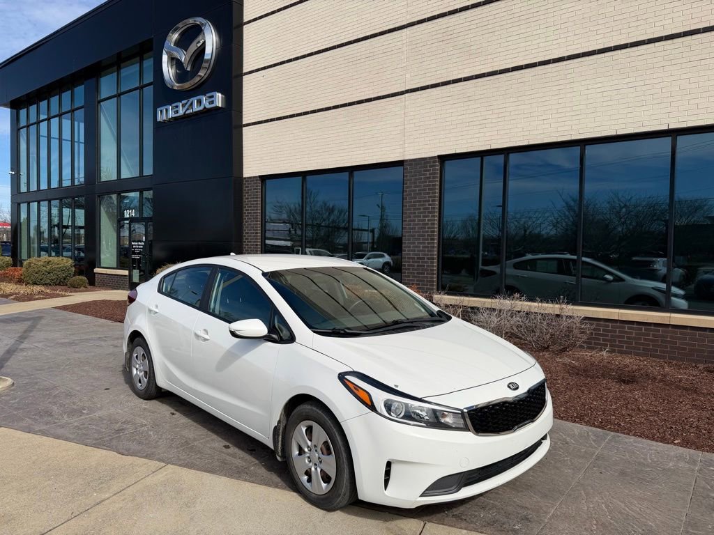 Used 2017 Kia Forte LX image 1