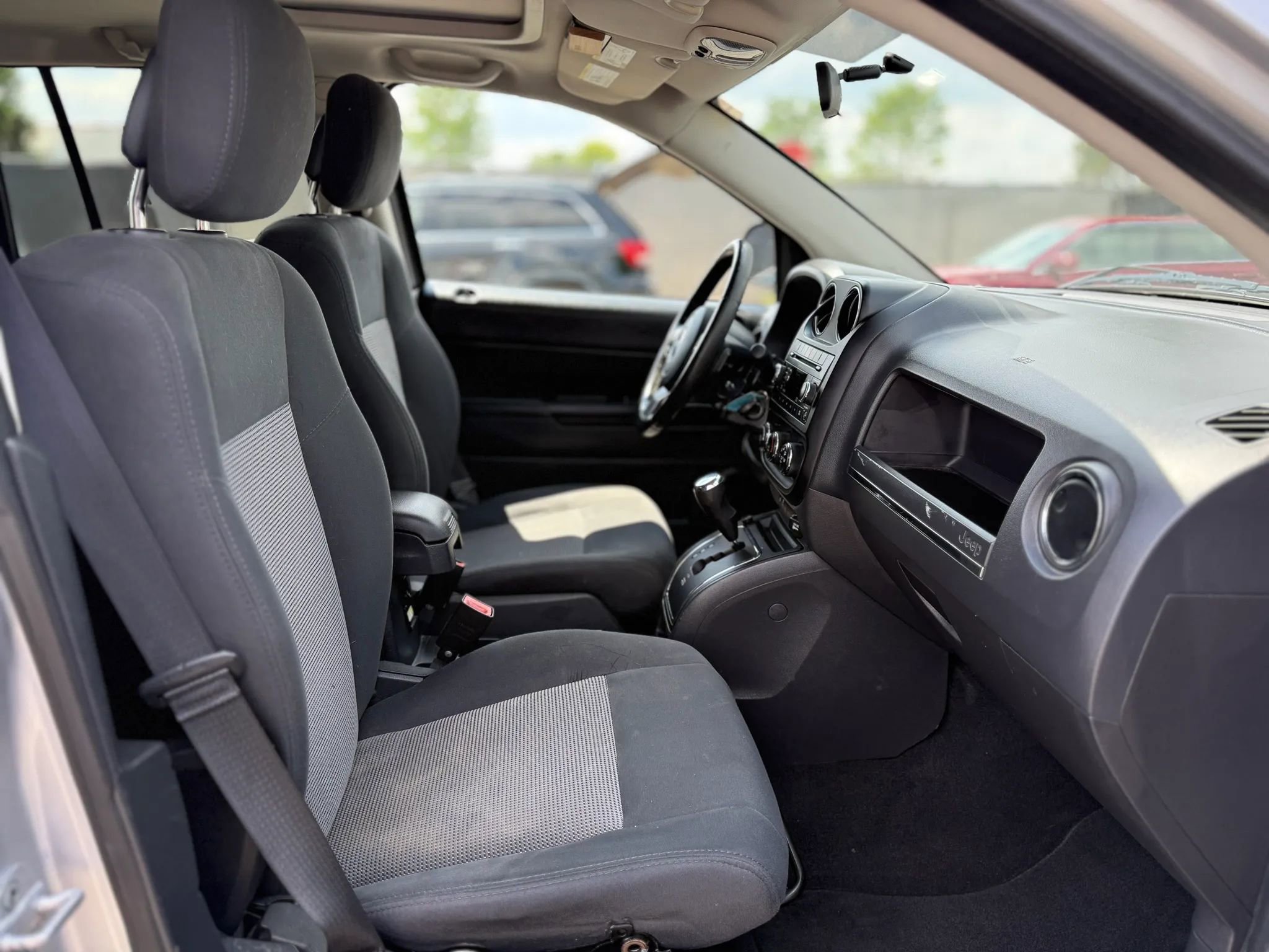 Used 2011 Jeep Compass Latitude w/ Sun/Sound Group AWD/4WD image 18