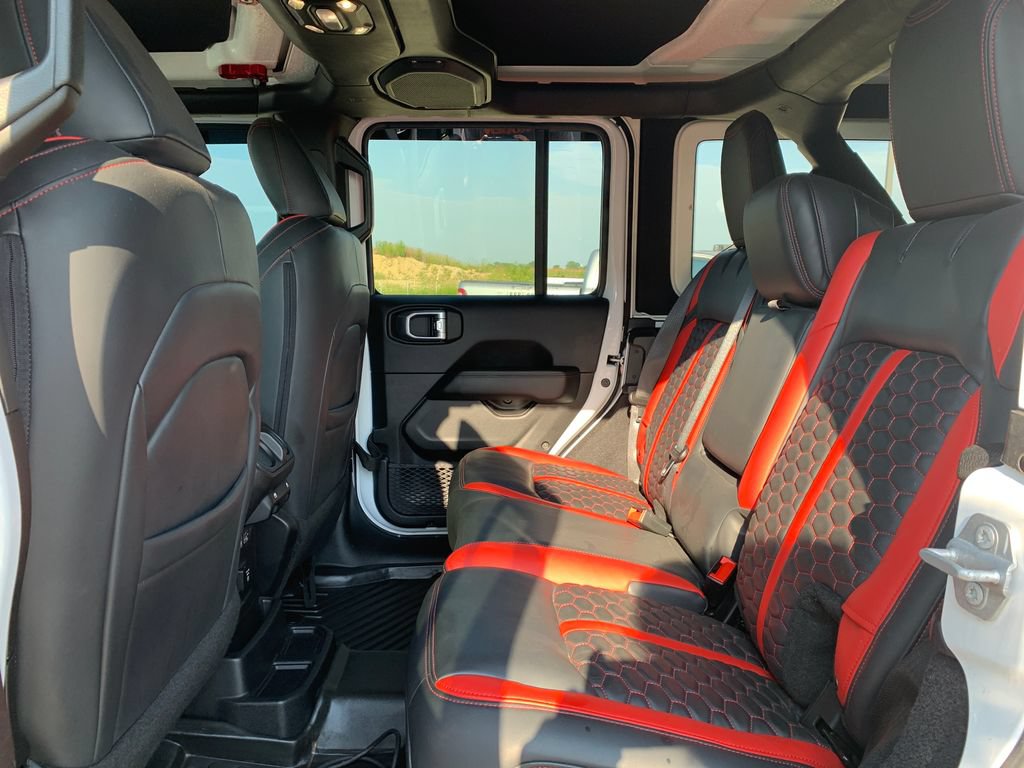 Used 2021 Jeep Wrangler Unlimited Sahara AWD/4WD image 17