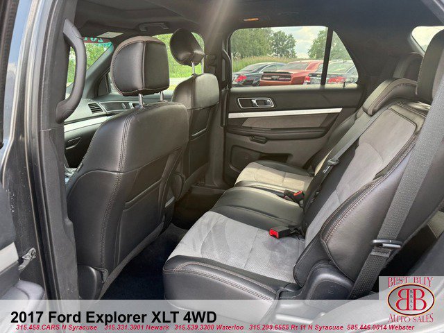 Used 2017 Ford Explorer XLT w/ Equipment Group 202A AWD/4WD image 12