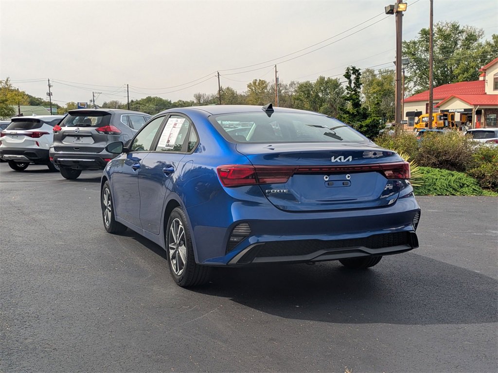 Used 2022 Kia Forte LXS image 6
