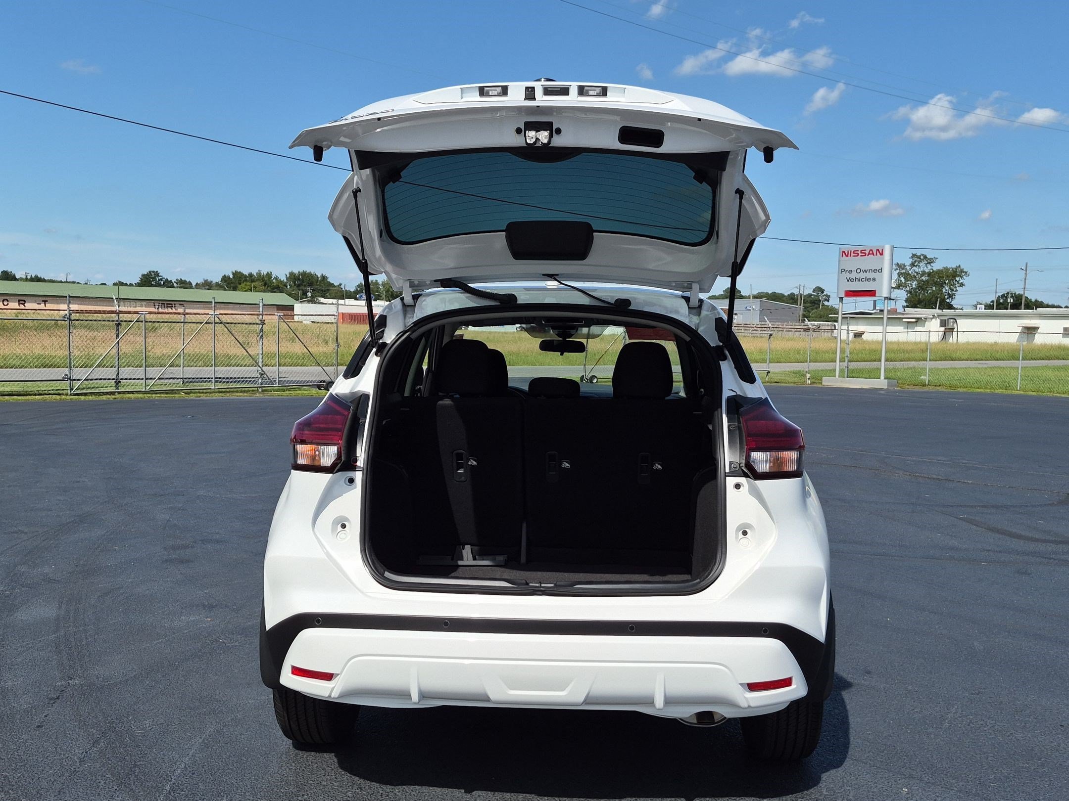 Used 2025 Nissan Kicks Play S FWD image 31