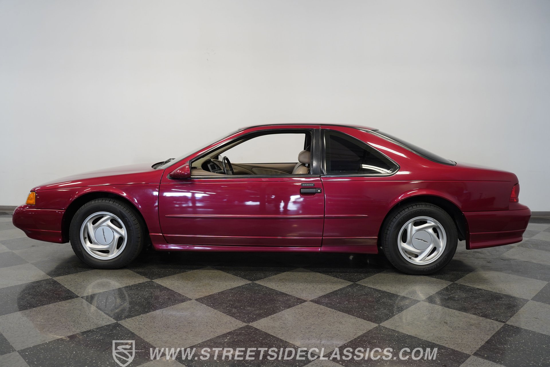 Used 1995 Ford Thunderbird Super RWD image 2