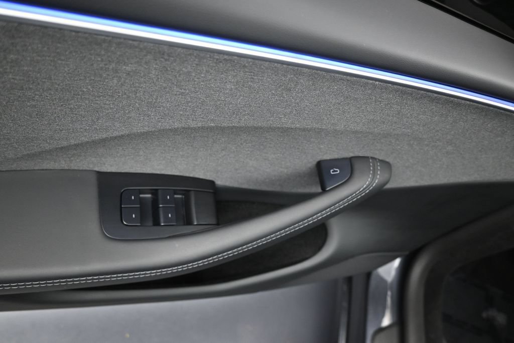 Used 2025 Tesla Model 3 Long Range RWD image 10