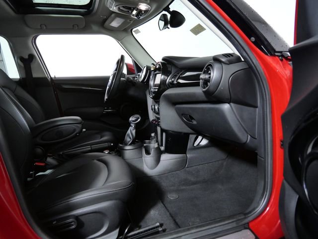 Used 2019 MINI Cooper 4-Door Hardtop image 11