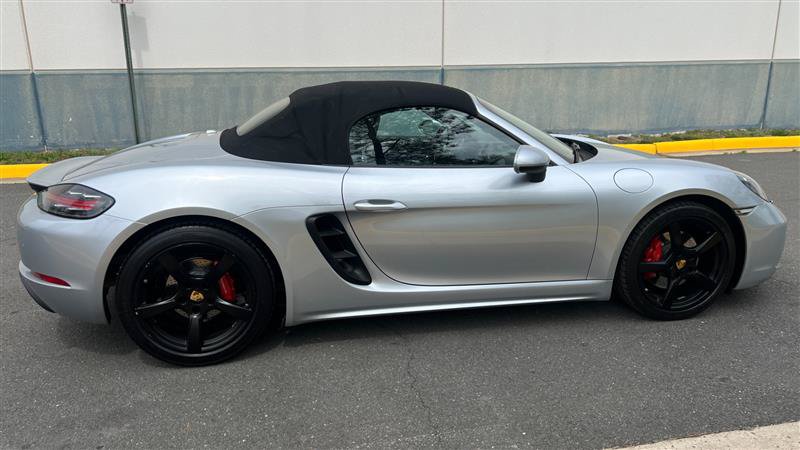 Used 2018 Porsche 718 Boxster RWD image 23
