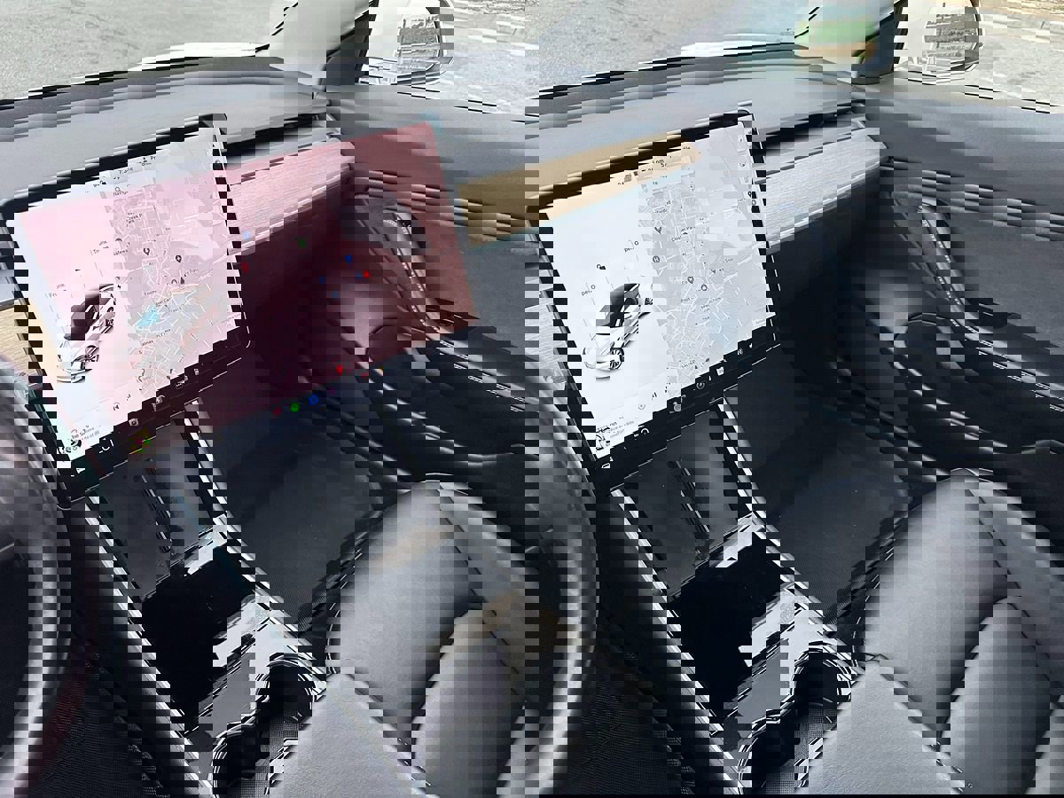 Used 2018 Tesla Model 3 Long Range image 25