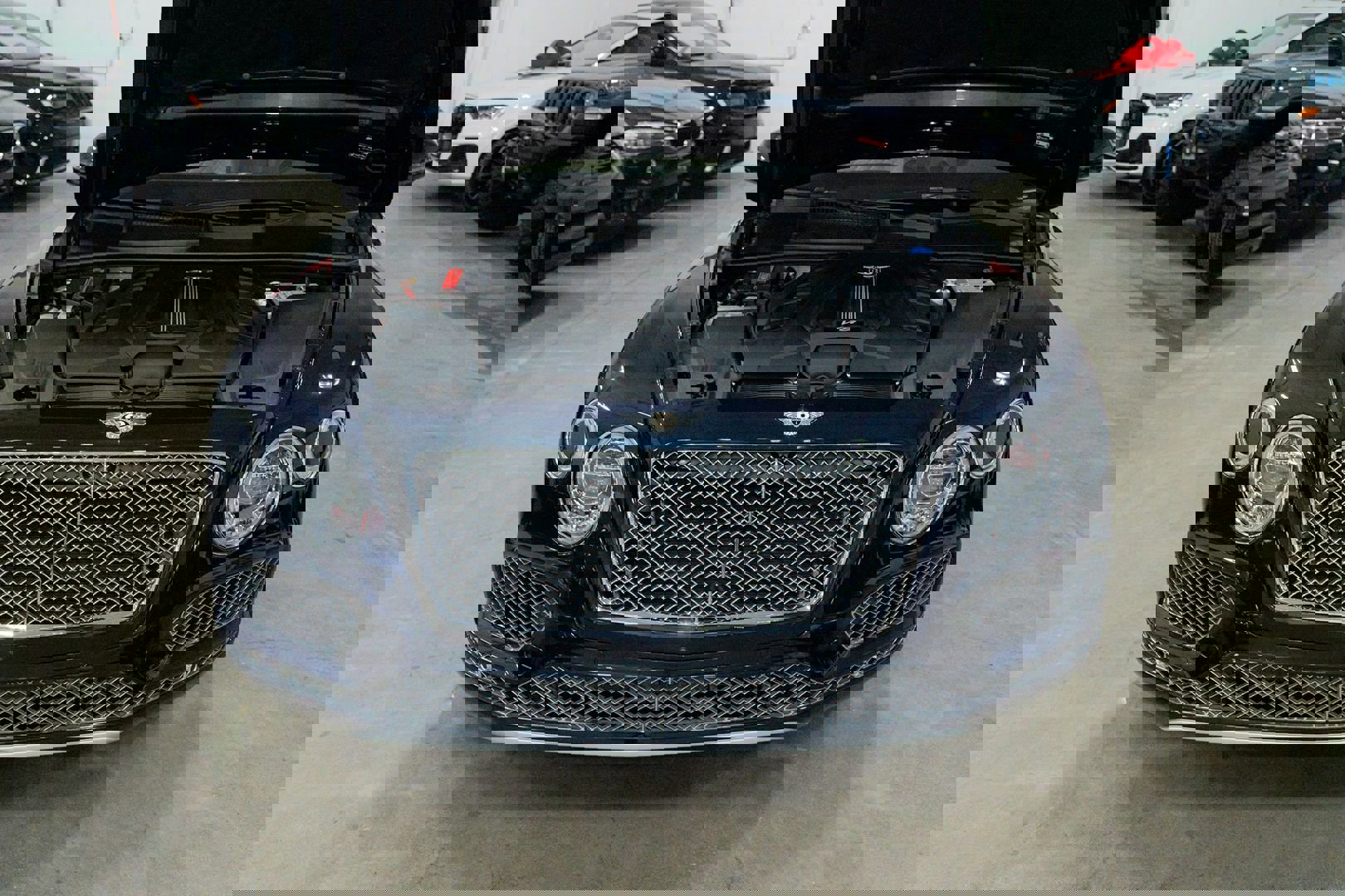 Used 2020 Bentley Bentayga V8 image 62