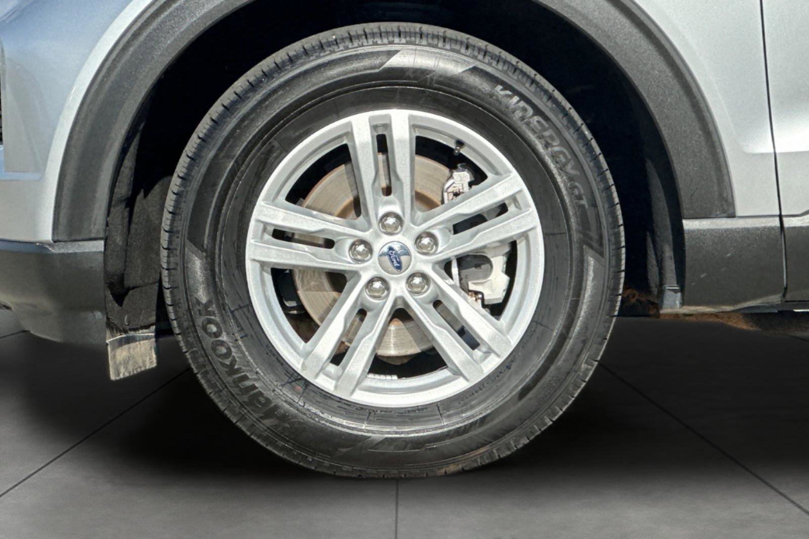 Used 2023 Ford Explorer XLT image 32