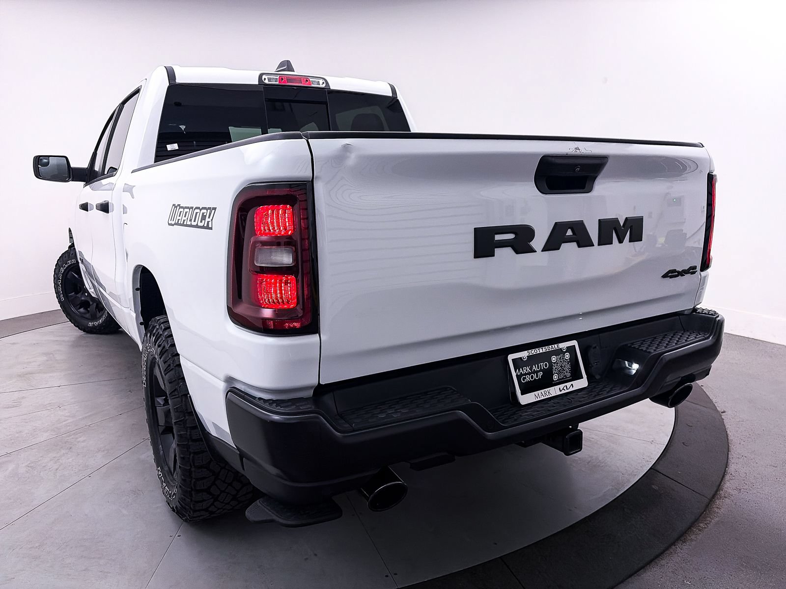 Used 2025 RAM 1500 Warlock AWD/4WD image 7