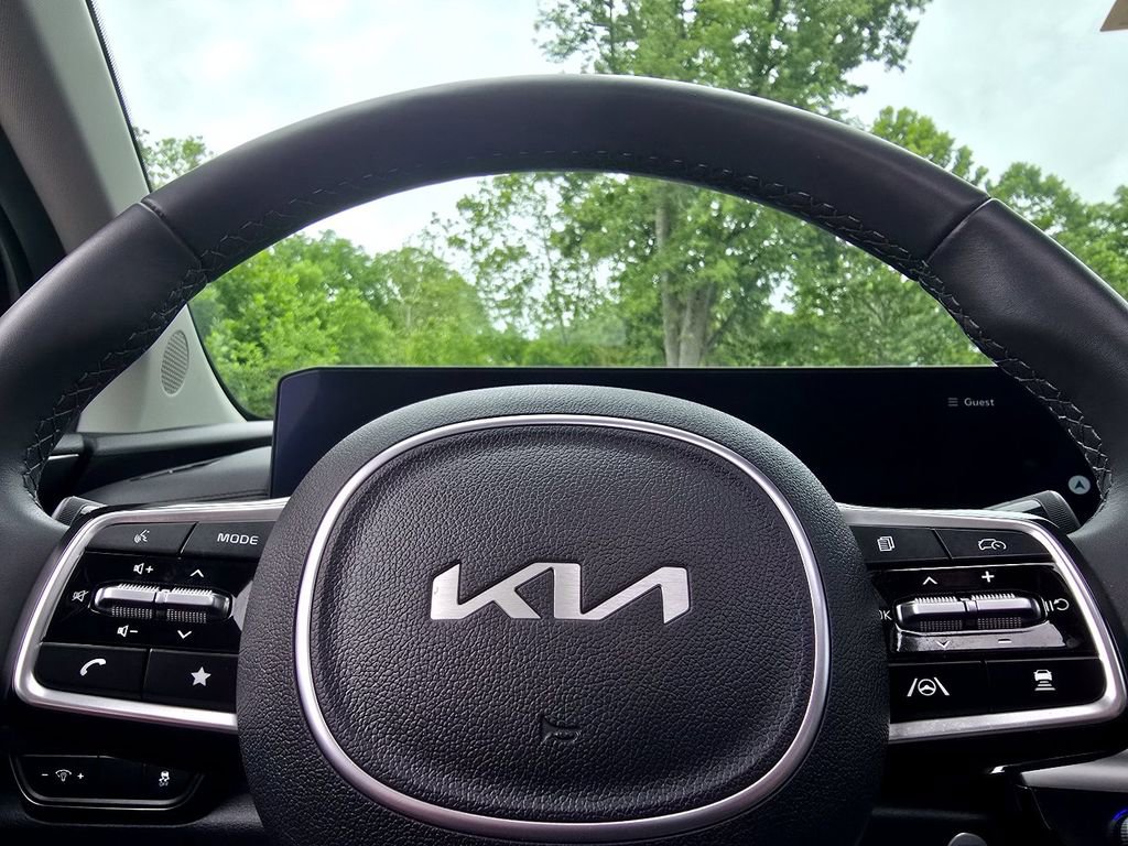 Used 2025 Kia Carnival SX Prestige FWD image 28