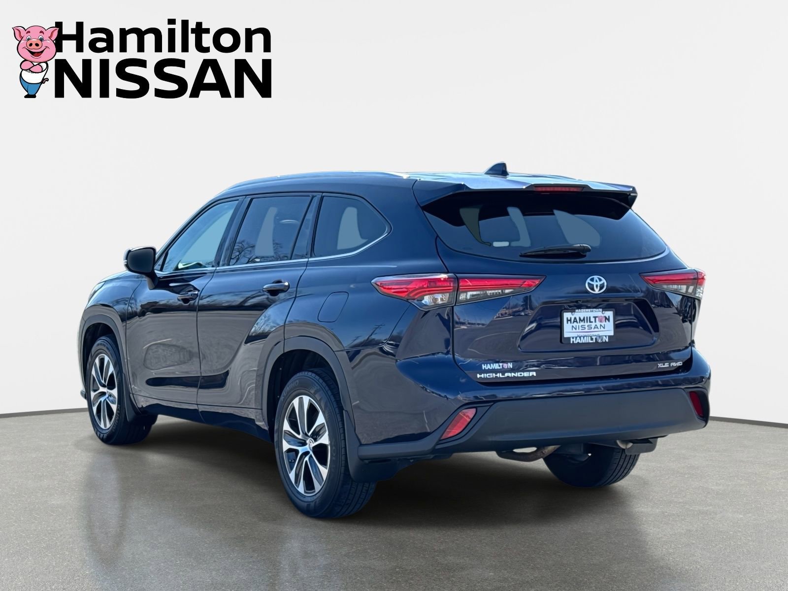 Used 2020 Toyota Highlander XLE AWD/4WD image 4