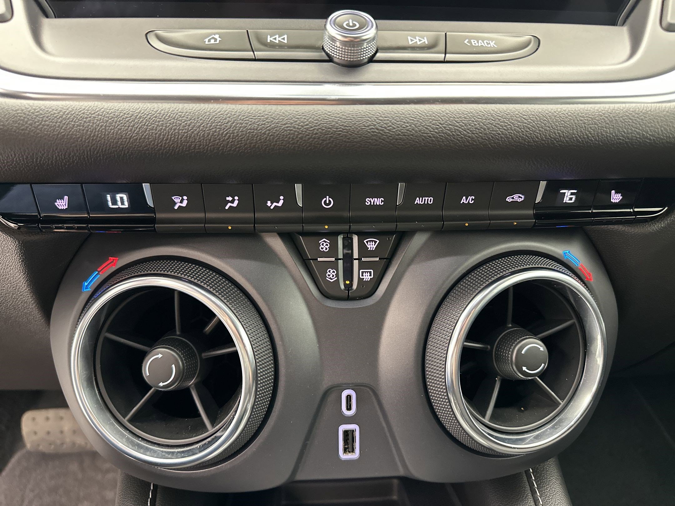 Certified 2025 Chevrolet Blazer LT w/ Convenience Package image 24