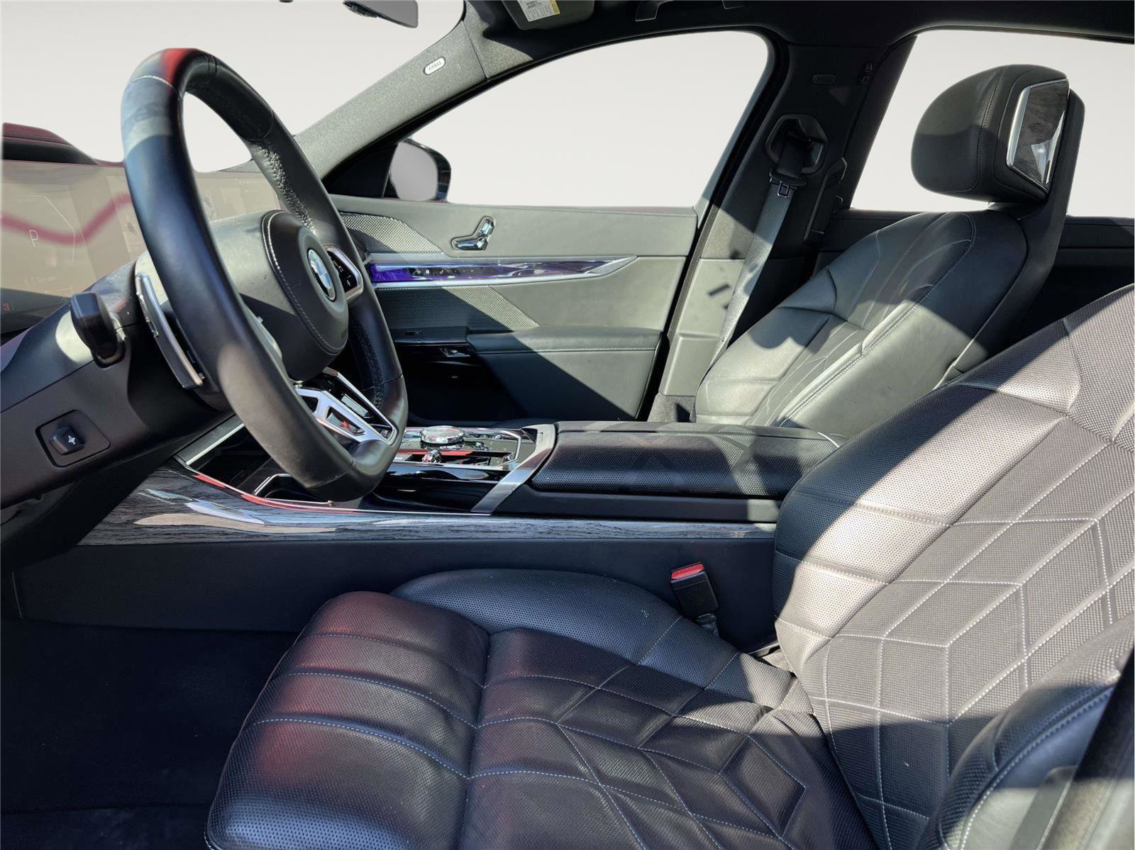 Used 2024 BMW 740i xDrive image 18