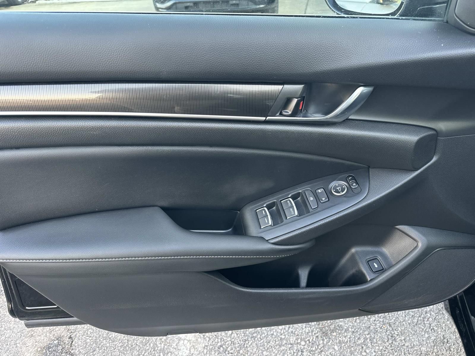 Used 2022 Honda Accord Sport image 16