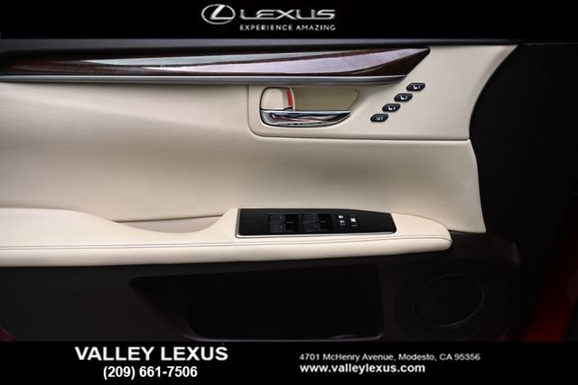 Used 2016 Lexus ES 350 w/ Navigation System Package image 17