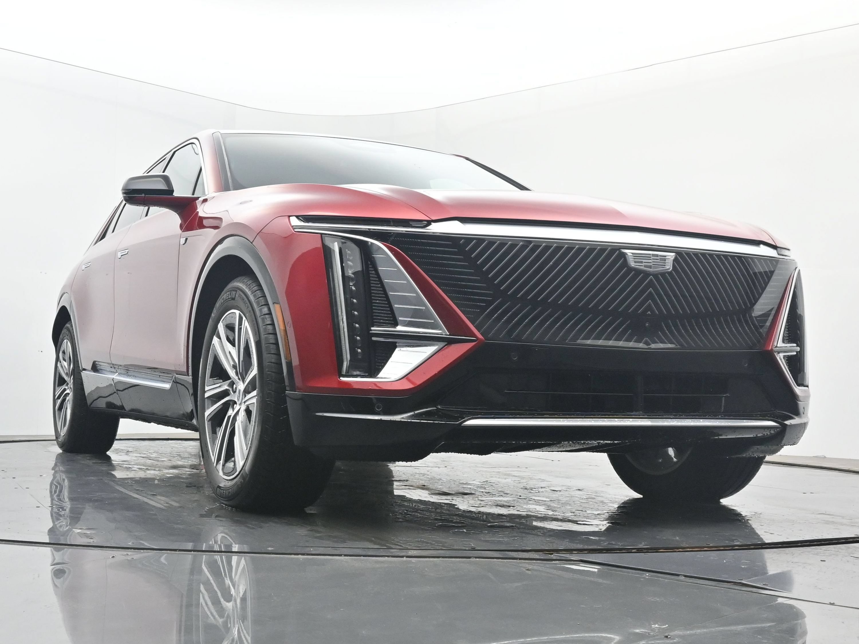 New 2026 Cadillac Lyriq Luxury w/ LPO, Floor Liner Package AWD/4WD image 22