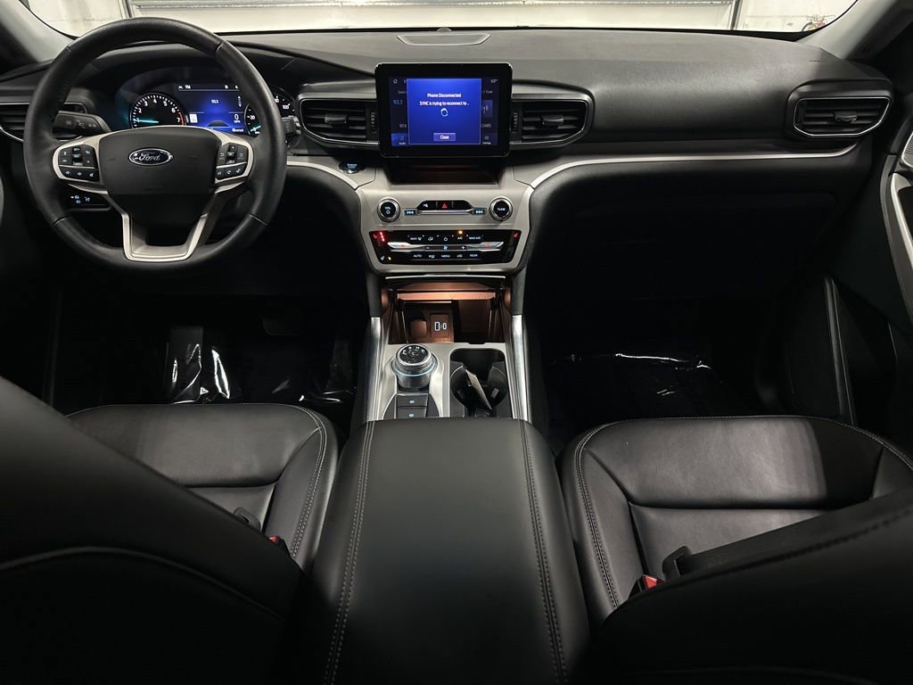 Used 2024 Ford Explorer XLT w/ Equipment Group 202A image 25