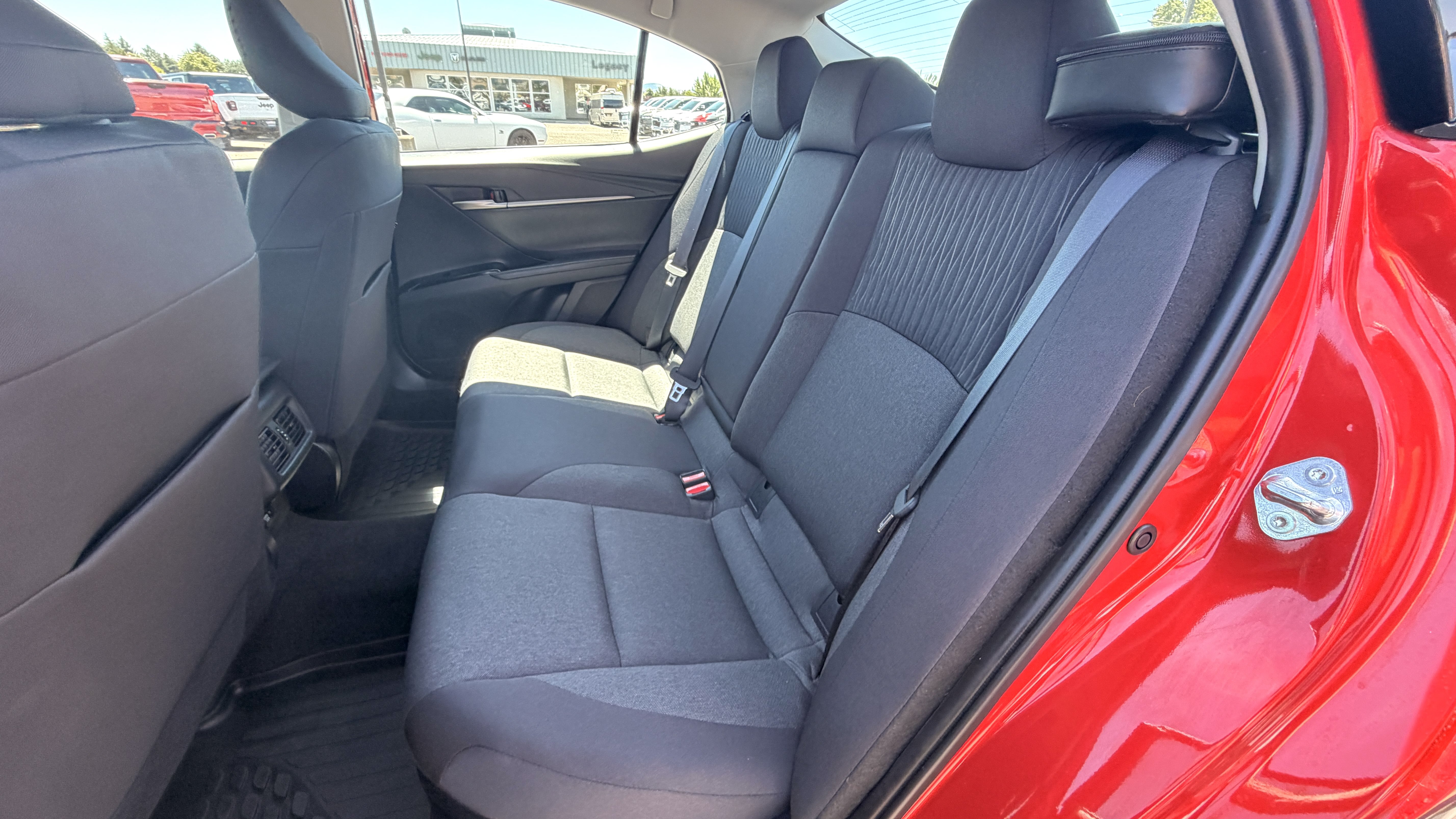Used 2025 Toyota Camry LE w/ Convenience Package FWD image 18