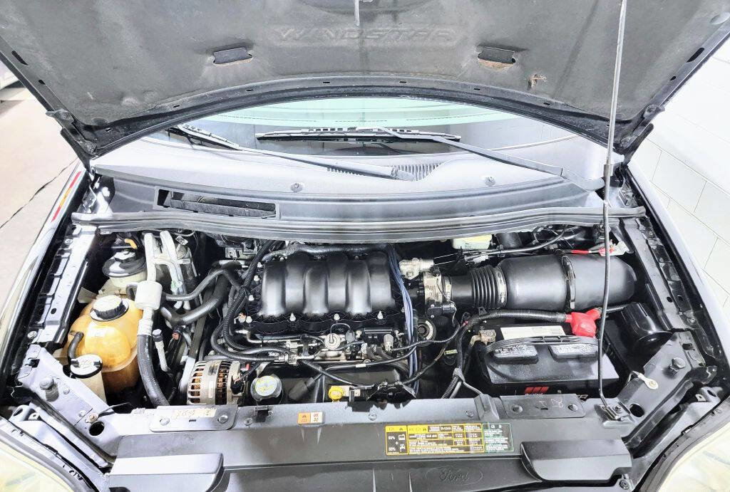 Used 2003 Ford Windstar SE image 19