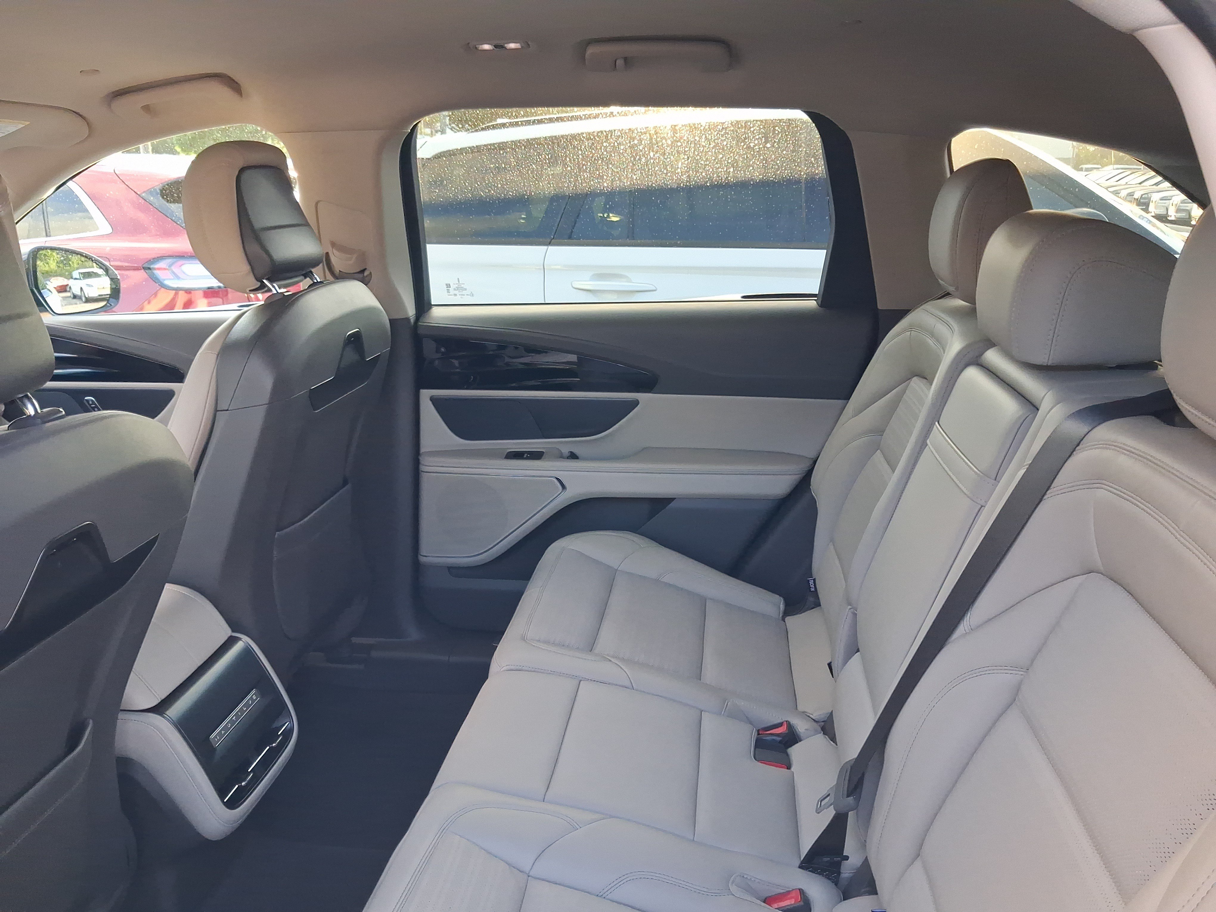 Used 2024 Lincoln Nautilus Reserve AWD/4WD image 6
