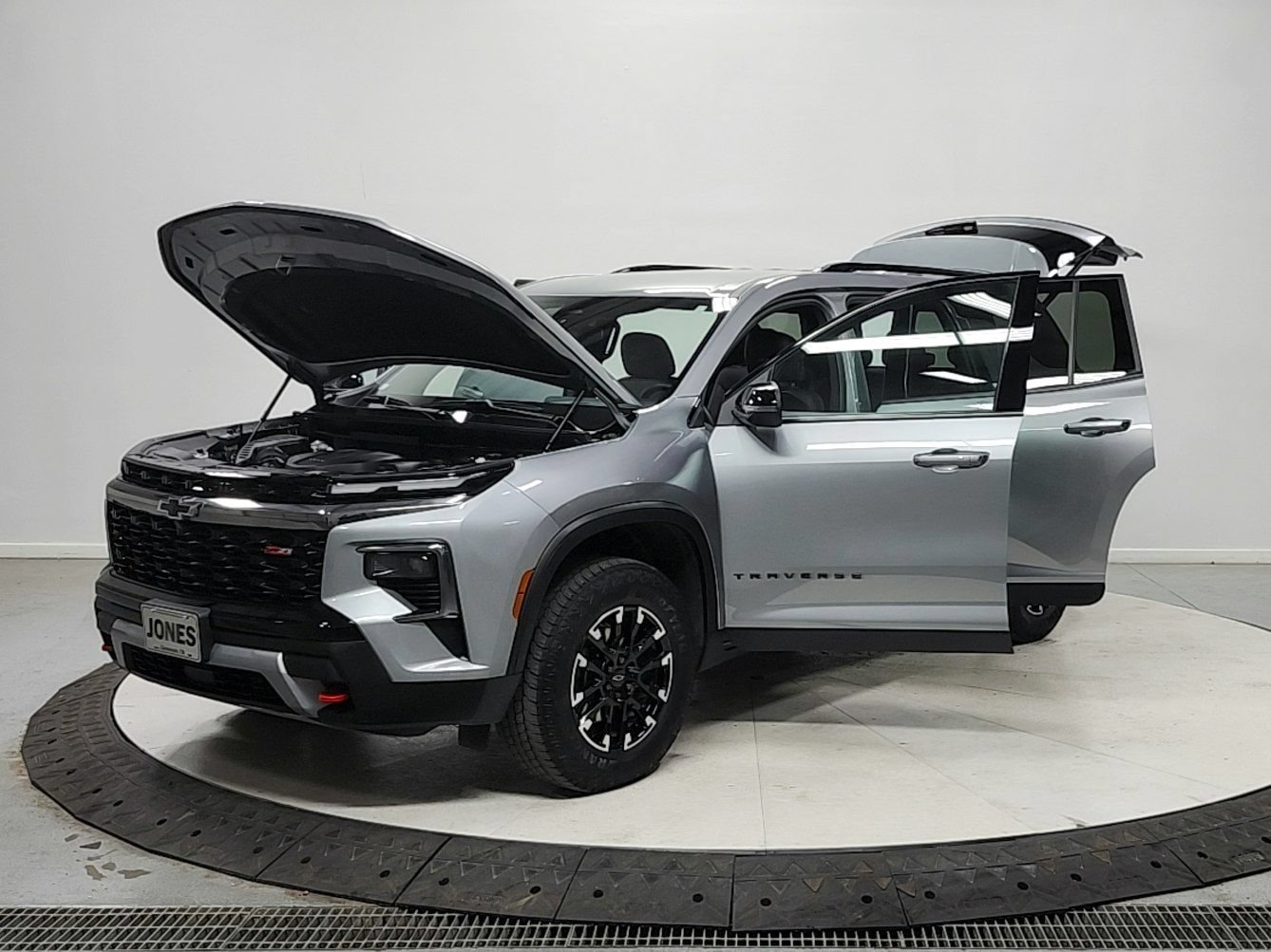 Used 2025 Chevrolet Traverse Z71 AWD/4WD image 11