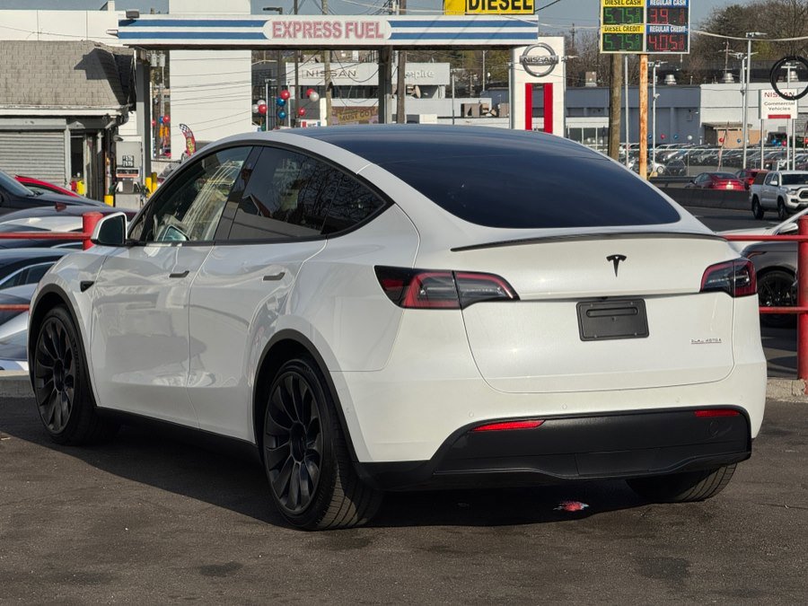 Used 2022 Tesla Model Y Performance image 14
