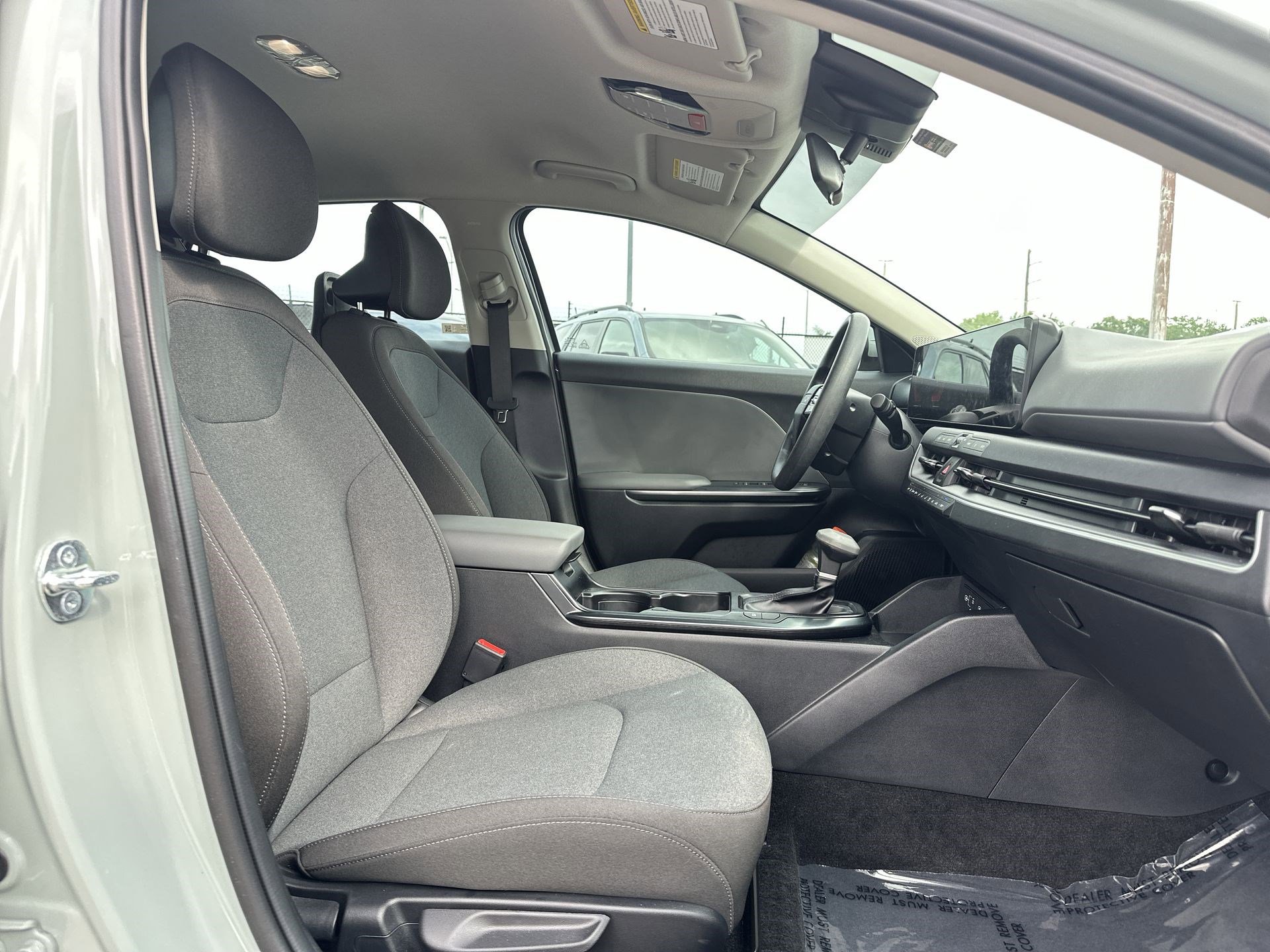 Used 2025 Kia K4 LXS image 24