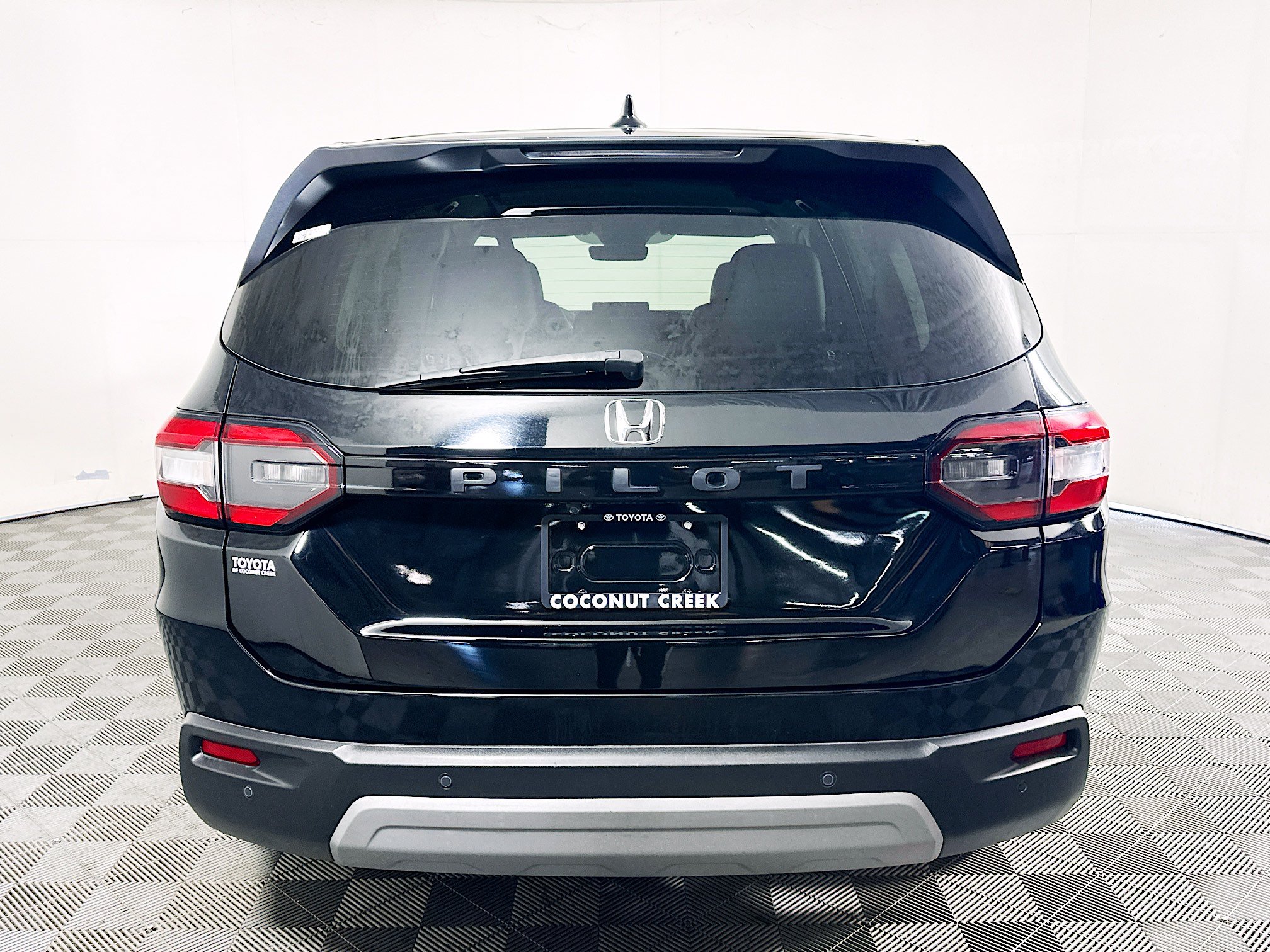 Used 2025 Honda Pilot EX-L image 4