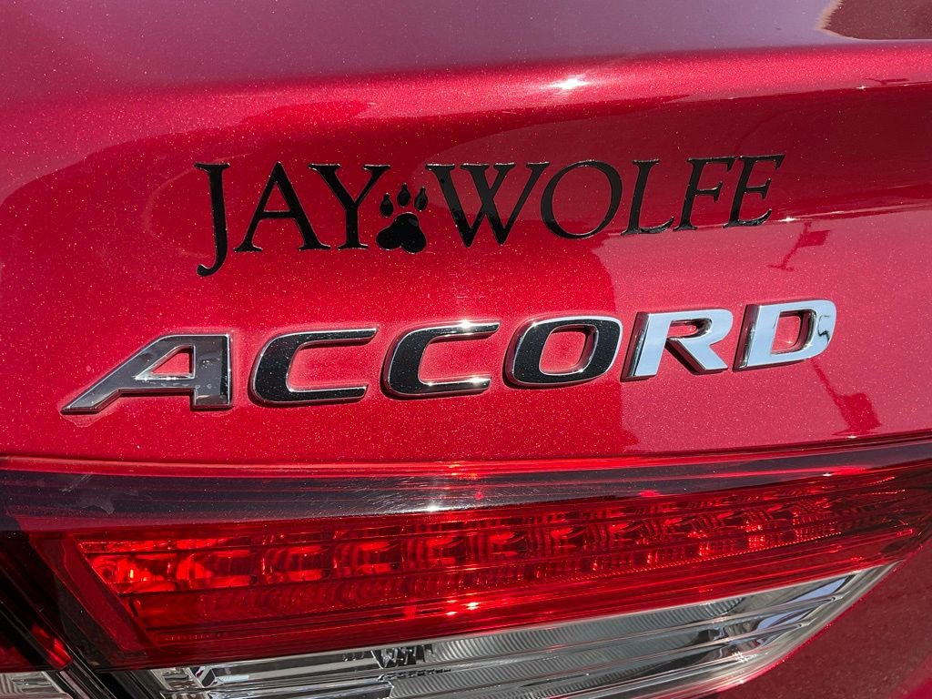 Used 2018 Honda Accord Touring image 24