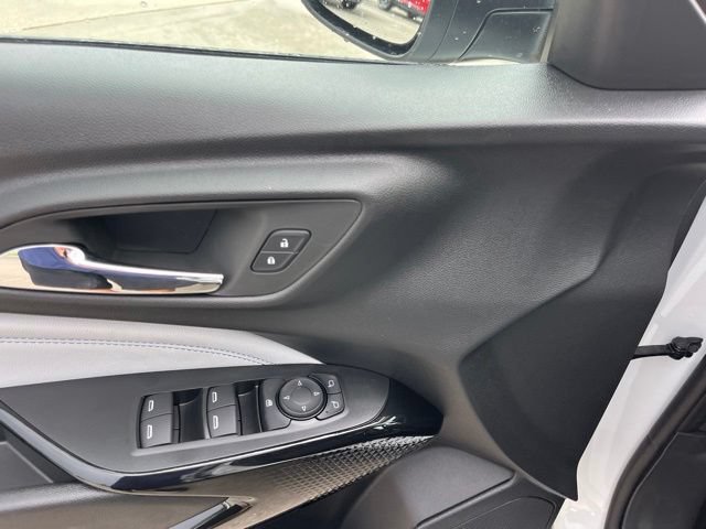 New 2026 Chevrolet Trax LT w/ Sunroof Package FWD image 13