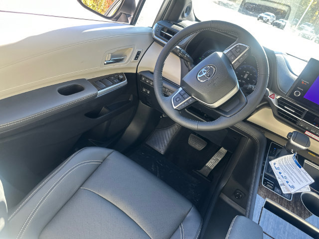 New 2026 Toyota Sienna Platinum AWD/4WD image 19