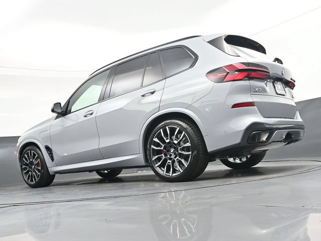 Used 2026 BMW X5 xDrive50e w/ Executive Package AWD/4WD image 36
