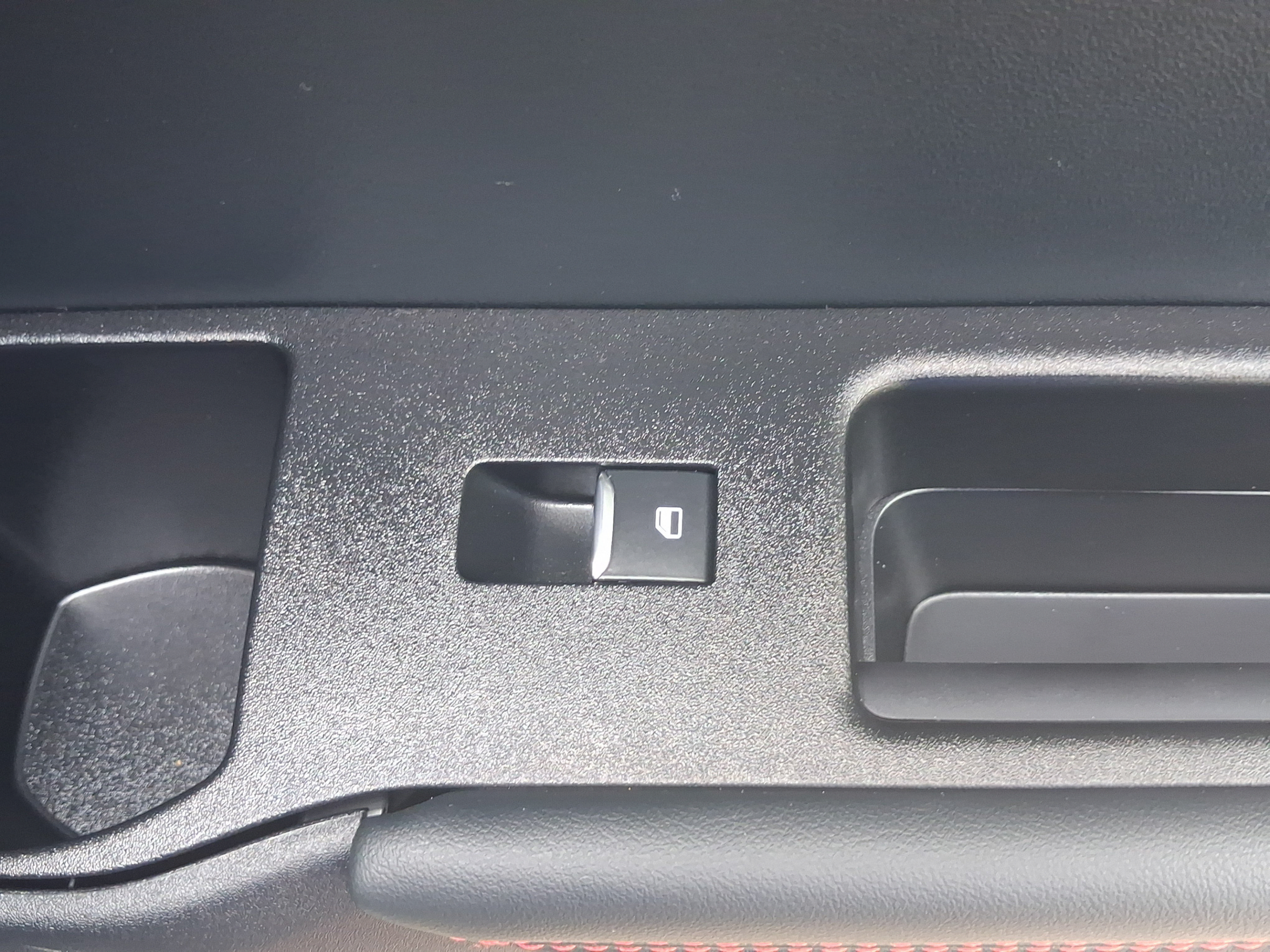 Used 2025 Ford Explorer ST AWD/4WD image 31