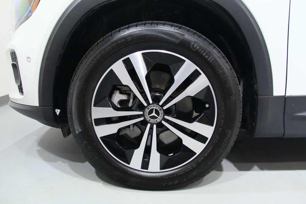 Certified 2025 Mercedes-Benz GLB 250 4MATIC image 17