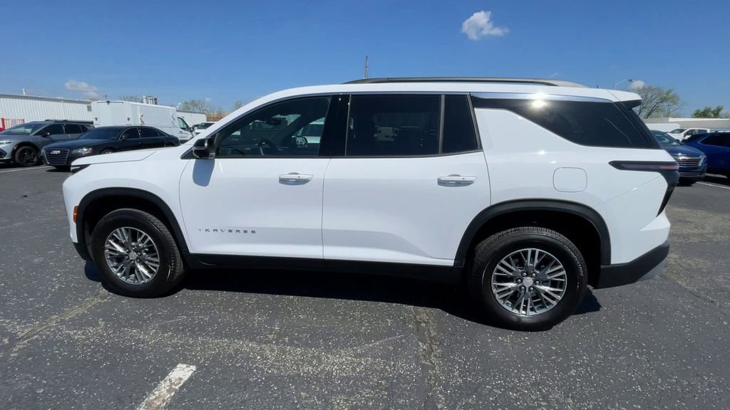 New 2026 Chevrolet Traverse LT w/ Driver Confidence Package FWD image 7