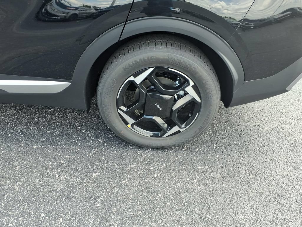 New 2026 Kia Sportage EX FWD image 9