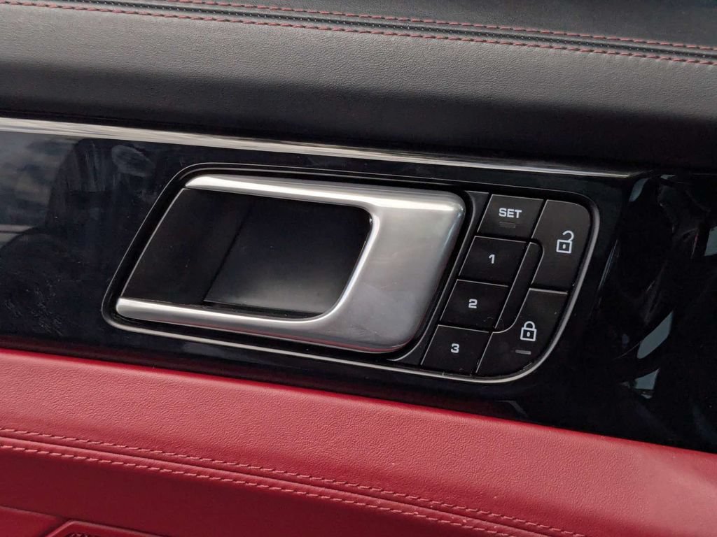 Used 2022 Porsche Panamera RWD image 35