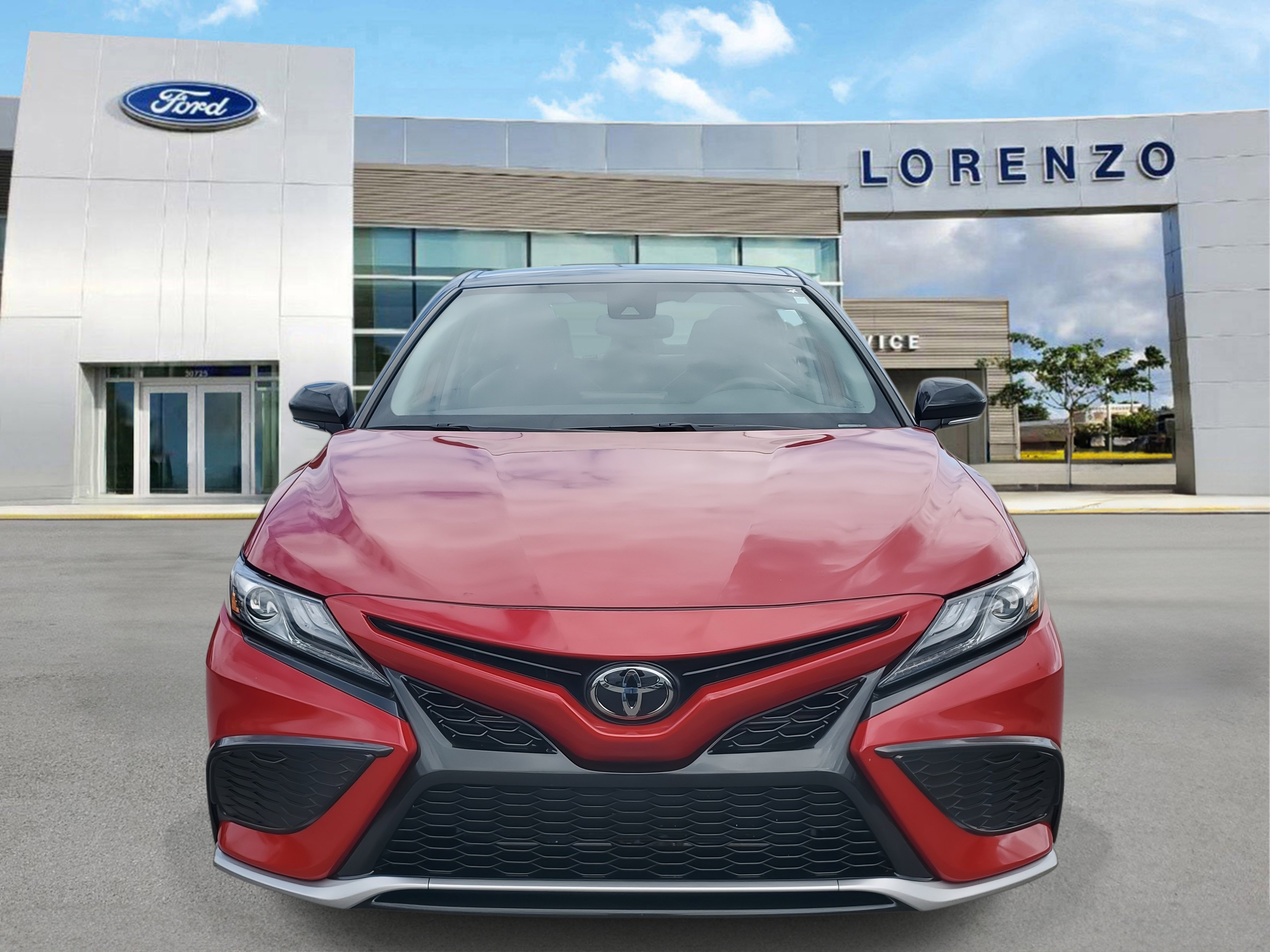 Used 2022 Toyota Camry XSE image 2