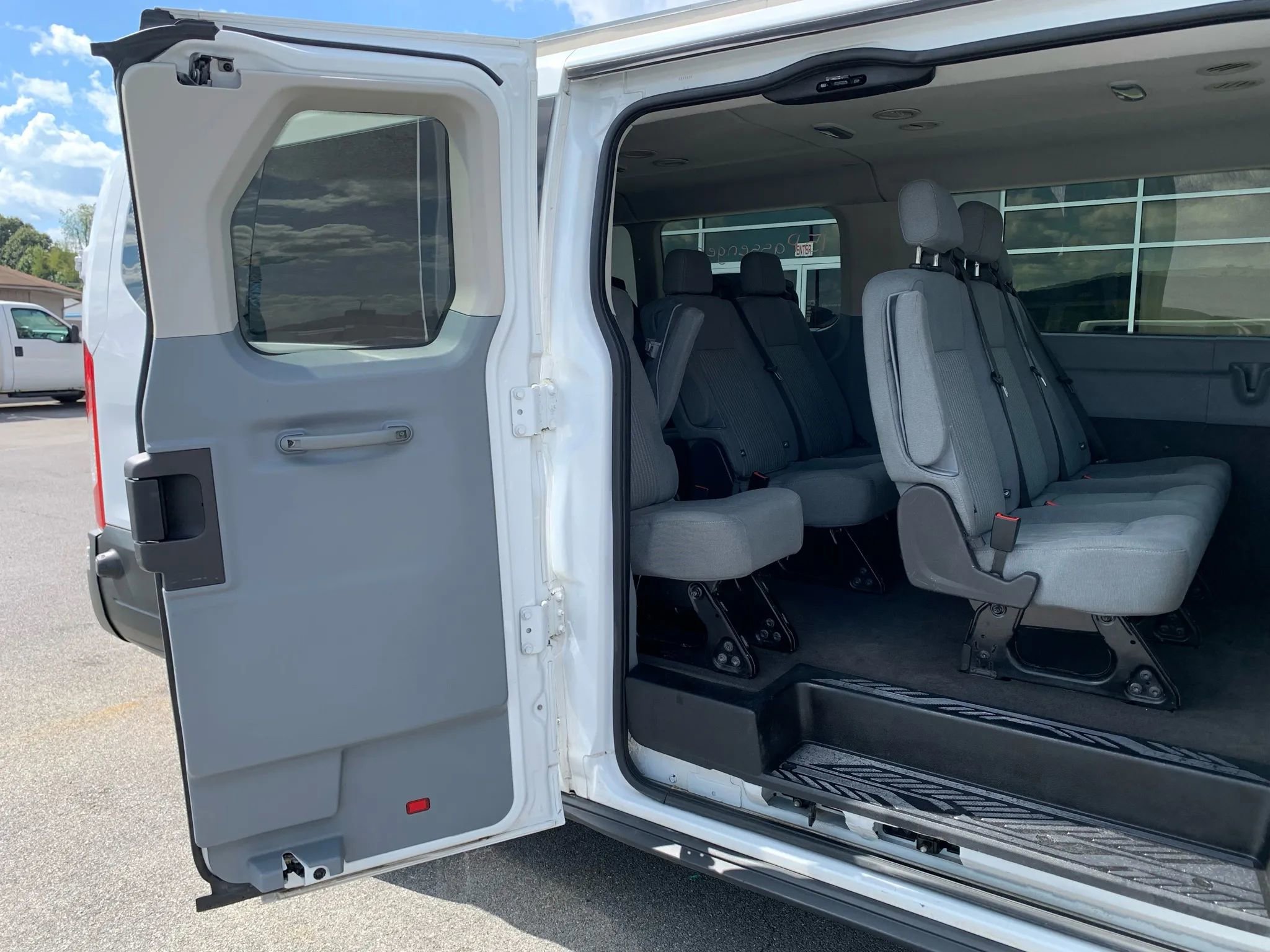 Used 2016 Ford Transit 350 XLT RWD image 28