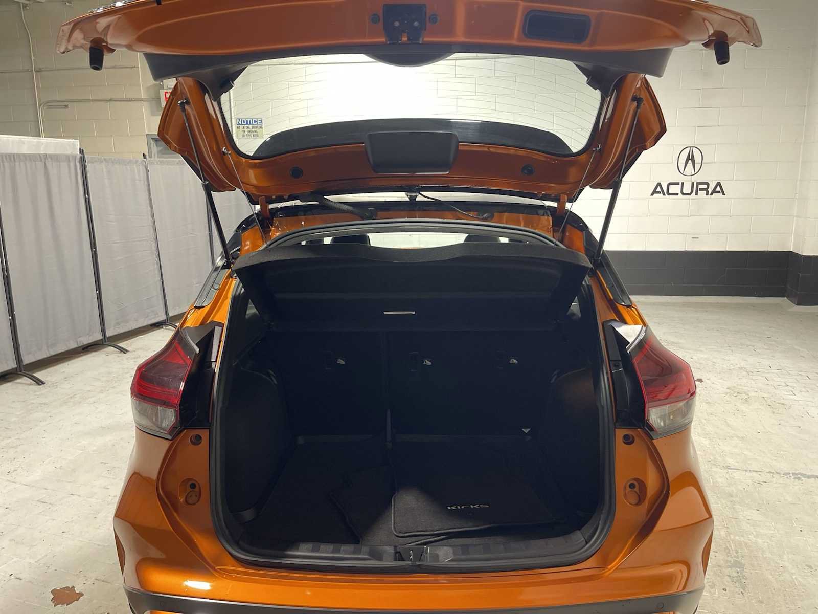 Used 2024 Nissan Kicks SR w/ SR Premium Package FWD image 19
