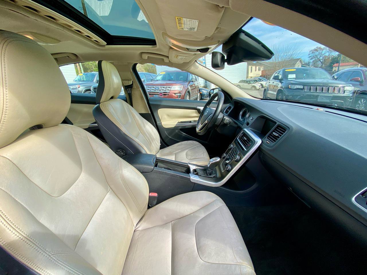 Used 2013 Volvo S60 T5 image 9