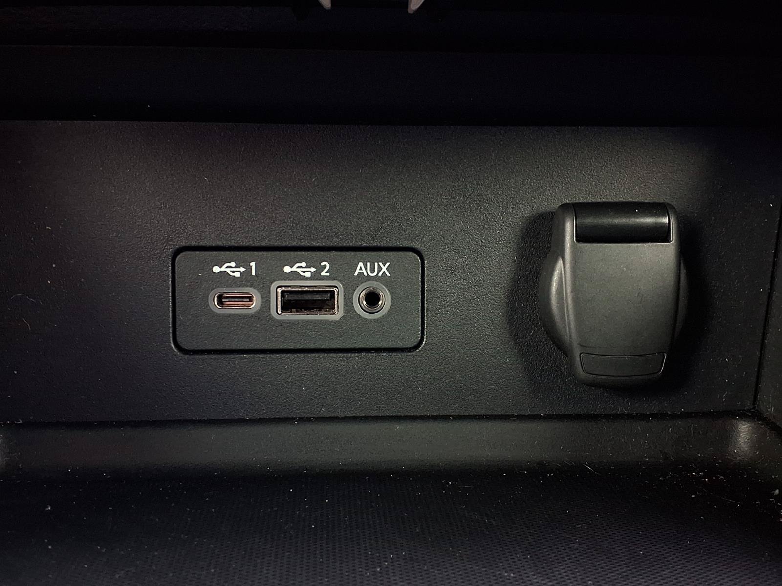 Used 2023 Nissan Sentra SR w/ SR Premium Package FWD image 25