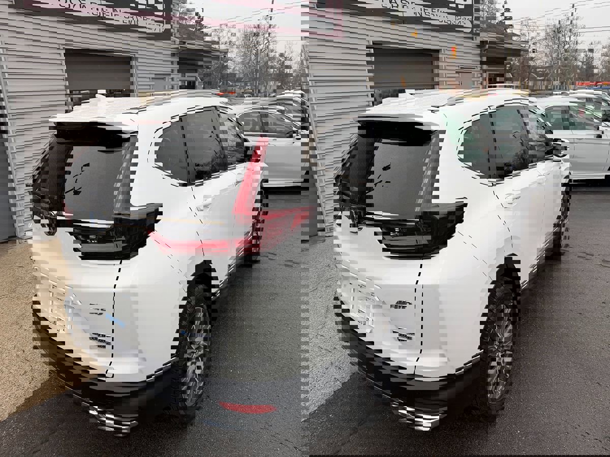 Used 2022 Honda CR-V Touring image 3