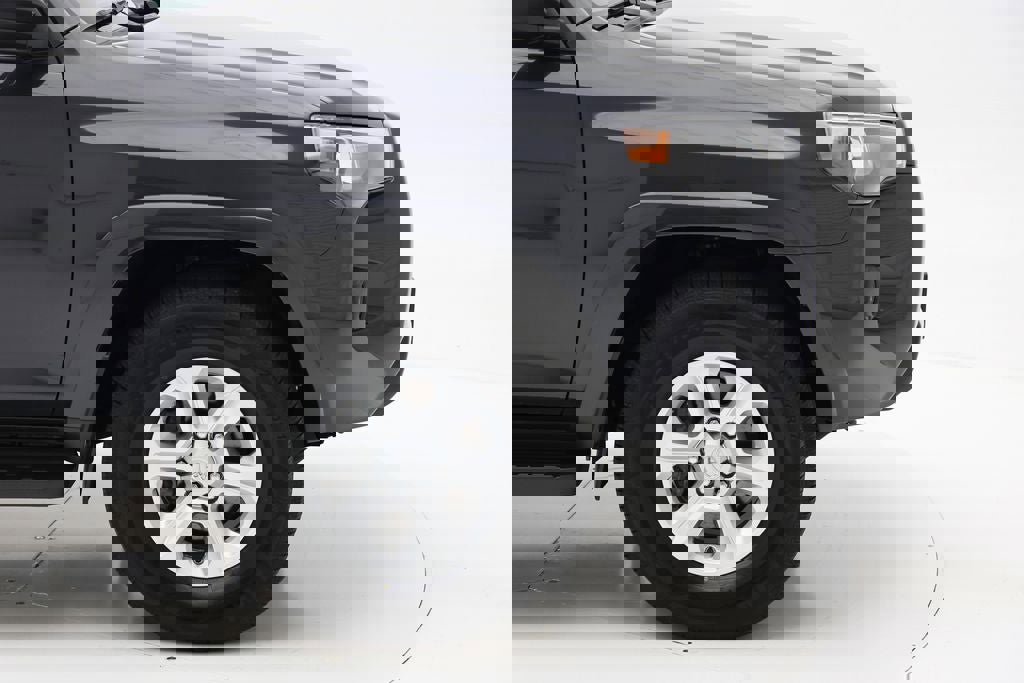 Used 2024 Toyota 4Runner SR5 image 3