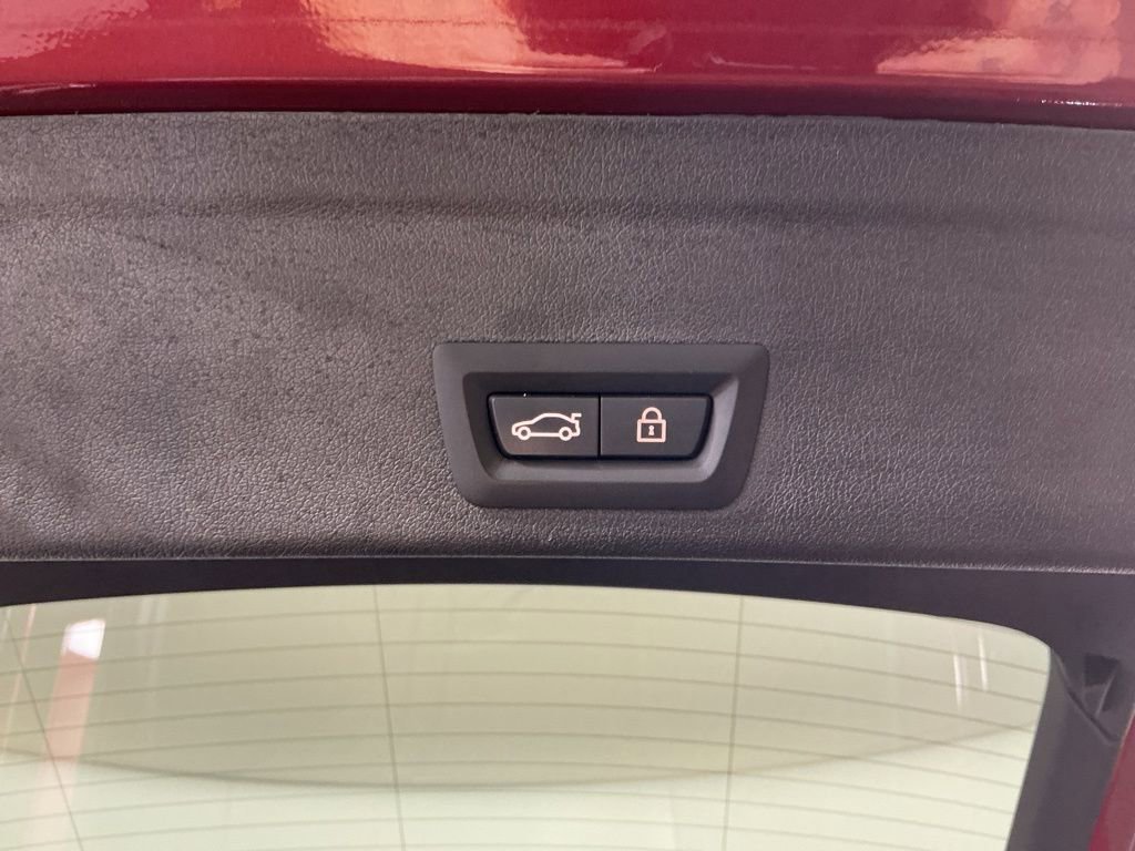 Used 2021 BMW X6 sDrive40i w/ M Sport Package image 12