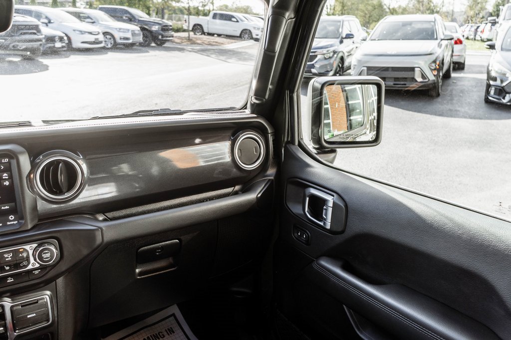 Used 2022 Jeep Wrangler Unlimited Sahara image 10