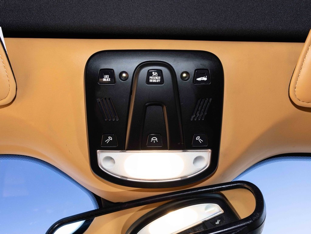 Used 2011 Ferrari California image 31